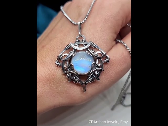 Vídeo relacionado con TALISMAN JEWELLERY Colgante de Plata de Ley 925 y Circonitas Blancas - Alianza Rebelde, La Guerra de las Galaxias (15 mm x 16 mm)