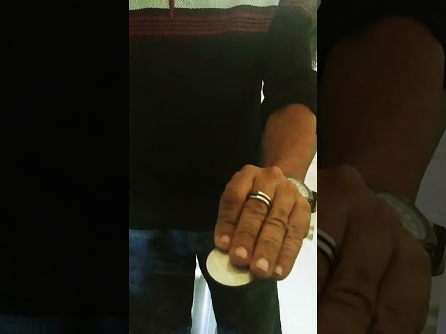 Vídeo relacionado con Enjoyer Flipper Coin Morgan Trucos de magia de la moneda en accesorios de la botella Accesorios magia profesional Props