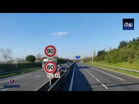 Truck Road trip - cross Lyon [France] in 4 min with a crazy moment in the end - Time lapse