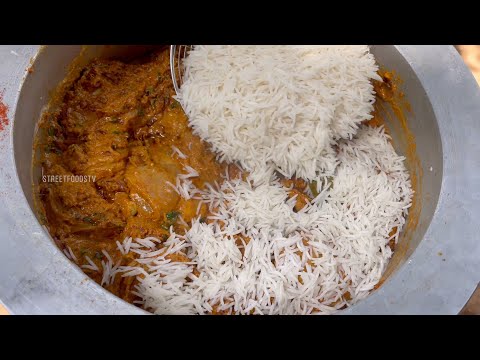 Hyderabadi Chicken Dum Biryani | Street Foods Tv