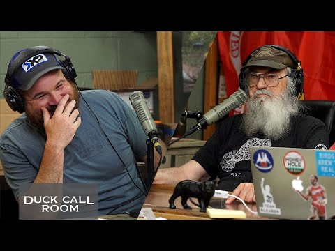 Uncle Si Won't Believe the Moon Landing Was Real Till He Sees One Thing | Duck Call Room #139