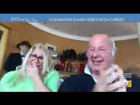 Mara Venier e il bacio a Nicola in diretta: "Ho paura per lui... va beh, glielo do!"