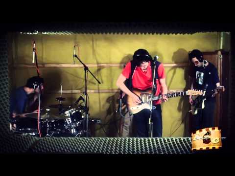 Acción Canción - Ep 1 - Atrás Hay Truenos (1/3) - "Frutas Secas"