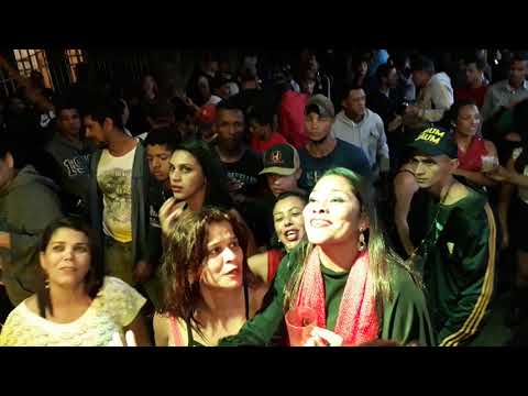 Banda Astral Mix curtindo com a mulherada