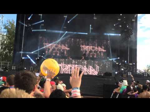 Tritonal - Surrender - Chasing Summer