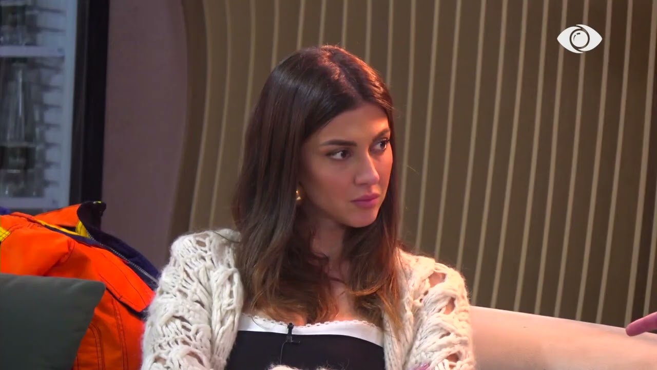 “Thoshte e kam shërbyese, sot tha e kam grua…”/ Laerti diskuton me Gertën për debatin Indrit-Gjesti