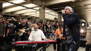 Linkin Park LIVE in Grand Central Station: 