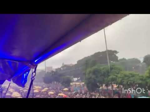 Pepita dançando Toma do Mateus Carrilho ft Tainá Costa