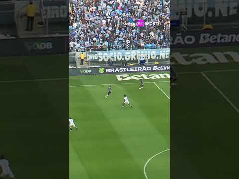 O LÉO JARDIM IA TOMAR GOL DO MEIO RUA!!! #shorts