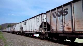 preview picture of video 'Norfolk Southern Coal Train Lead By A D9-40CW'