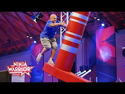 Wiederholungstäter Detlef Steves schreit den Parcours zusammen | Ninja Warrior Germany 2019