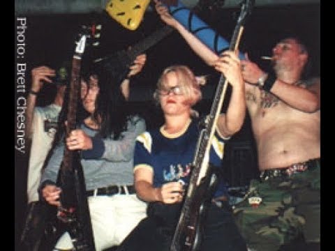 L7 Questioning my sanity live 1994 lyrics and sub.