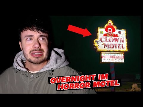 Ich übernachte in Amerikas gruseligsten und von Geistern heimgesuchten Clown Motel! | 200K SPECIAL