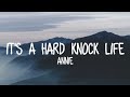Annie - It's a hard knock life (LYRICS)