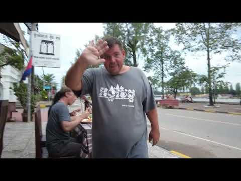 Kambodscha, Kampot, Tom mal wieder unterwegs in der Stadt, Bei Tag und Nacht