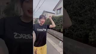 スレンダー巨乳の乳揺れ