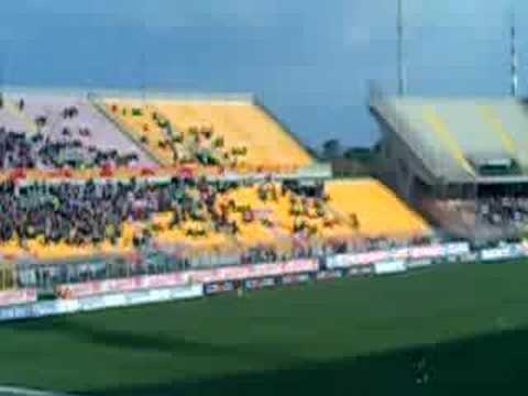 LECCE CESENA 3 A 0 RIGORE DI VALDES