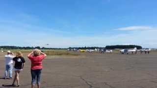 preview picture of video 'Evergreen Aviation Boeing 747 landing in McMinnville, Oregon'