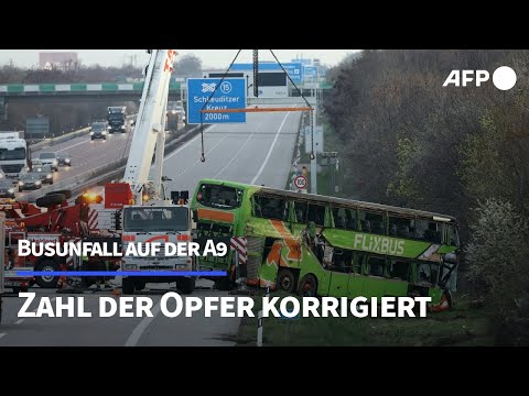 Busunfall auf A9: Polizei korrigiert Zahl der Toten | AFP