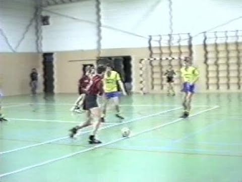 1987 Nieuwsflits april - Hoorn: Zaalvoetbal - 'Veerhuis' - 'Zwaluwen'