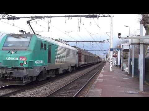 Freight Trains at Saint-Michel sur Orge, France 14 January 2015