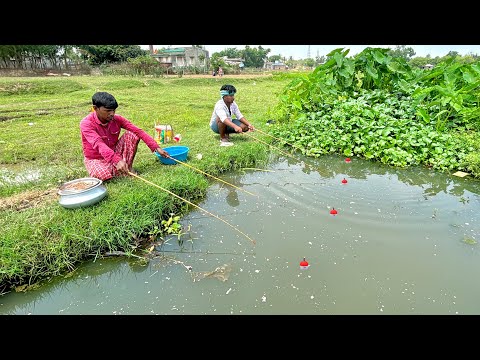 Fishing Video || Two expert fisherman fishing together in the field canal using hooks | hook fishing