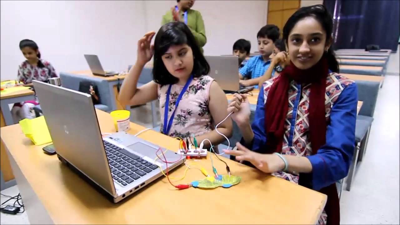 Physical Computing at LearnOBots