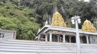 preview picture of video 'Batu Caves, Hanuman, Malaysia'