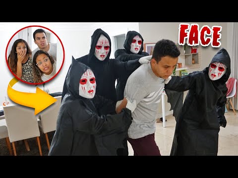 O FACE PEGOU UM DE NÓS! - ELE ESTÁ FORA DO JOGO! - (DEU RUIM)