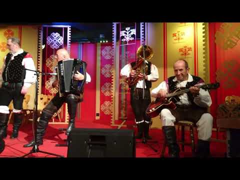 Hauskapelle Avsenik - Mit der Harmonika nach Begunje /Hišni ansambel Avsenik - S harmoniko v Begunje