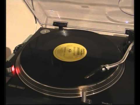 Gigolo Tony - Smurf Rock (correct speed, incl. vocals)