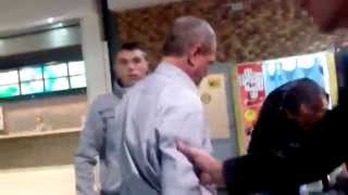 preview picture of video 'Инцидент дискриминации в торговом центре Фабрика Херсон'