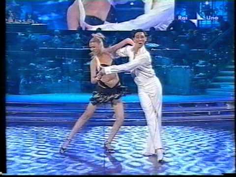 Cristina Chiabotto e Raimondo Todaro - Cha Cha Cha (06.01.06)