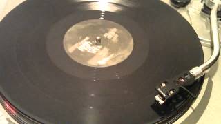 Danger Mouse &amp; Sparklehorse Feat. Julian Casablancas - Little Girl
