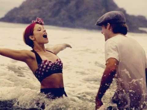 Ajo eshte ajo ( jeta ime mban emrin e saj).wmv