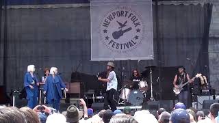 Lukas Nelson, feat. Lucious - "Die Alone" (2018 Newport Folk Fest)