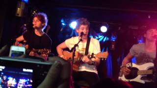 Gotta Get Out (Acoustic) - 5 Seconds Of Summer (Live in NY on 6/30/13)