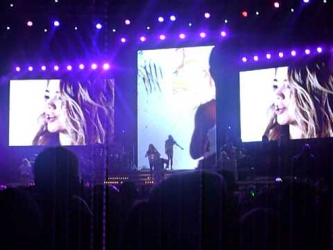 lucka vondráčková ...hit tours  O2  arena