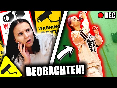 GEHEIMEN RAUM BAUEN und Schwester beobachten 🤫 (im Zimmer verstecken) - Celina
