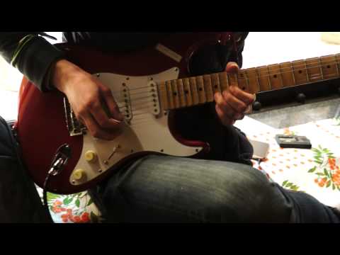 Young Danylo 'Malmsteen' play Ukrainian Anthem in Kiev Maidan for "Bandera men"