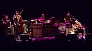 Tedeschi Trucks Band - "Don't Think Twice, It's All Right" (with Amy Ray)