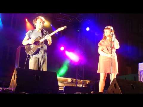 Luce et Mathieu Boogaerts - J'aime La Pluie + M'attends Pas (Live)