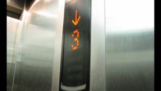 preview picture of video 'Tour of the lifts in Bedford Hospital'