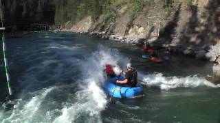 preview picture of video 'Minime tours, The ultimate Whitewater adventure in the Canadian Rocky Mountains'