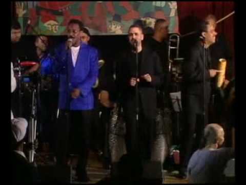 HECTOR CASANOVA. "ESA PRIETA".