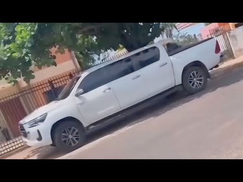 Toyota Hilux 6 doors limousine