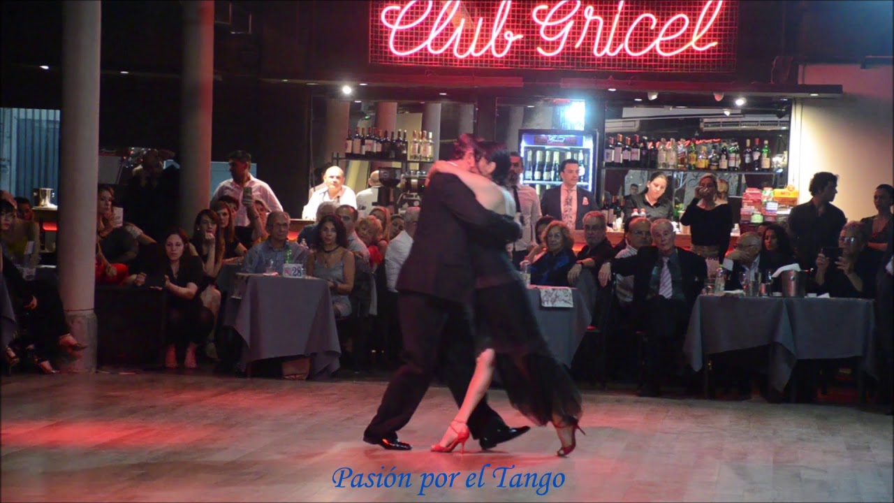 NATACHA POBERAJ y JESUS VELAZQUEZ Bailando el Tango NUESTRA NOCHE