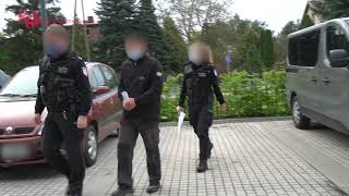 KAS i policja rozbiły grupę przestępczą obracającą fikcyjnymi fakturami (wideo)