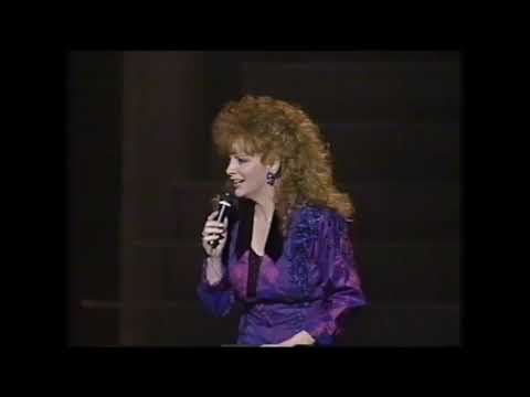 Videoclip de Let The Music Lift You Up — Reba McEntire