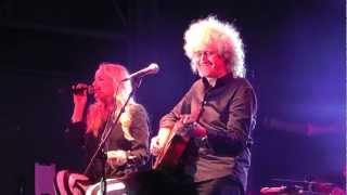 brian may and kerry ellis-crazy little thing called love